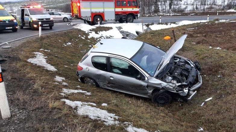Srážka dvou řidiček na Jihlavsku: čtyři zranění
